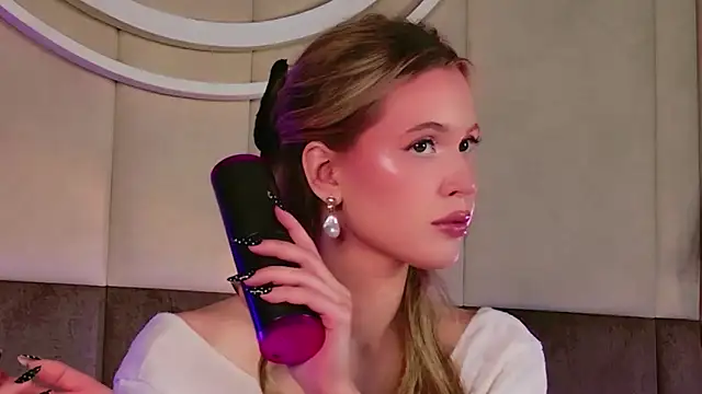 Beckie White online show from March 3, 2026, 9:10 pm