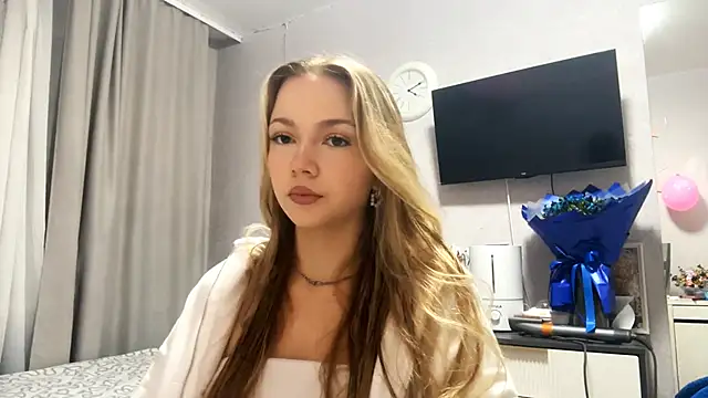 Snapshot of MilaSliger chatting on February 23, 2026, 7:22 pm MilaSliger online show from February 23, 2026, 7:22 pm