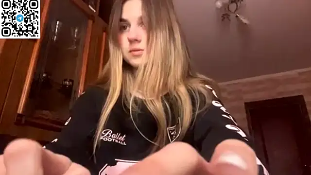 Snapshot of LovelySilk_63 chatting on February 25, 2026, 8:35 am LovelySilk 63 online show from February 25, 2026, 8:35 am