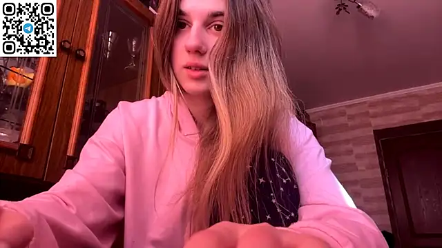 Snapshot of LovelySilk_63 chatting on March 5, 2026, 9:05 am LovelySilk 63 online show from March 5, 2026, 9:05 am