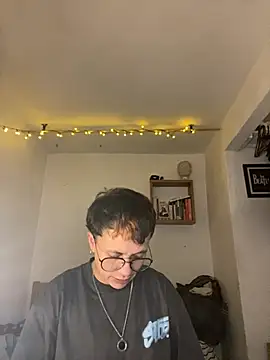 Snapshot of SimonMasseel chatting on February 13, 2026, 4:19 am SimonMasseel online show from February 13, 2026, 4:19 am