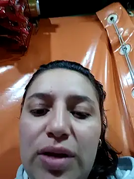 Snapshot of MajoArias chatting on February 15, 2026, 5:15 am MajoArias online show from February 15, 2026, 5:15 am