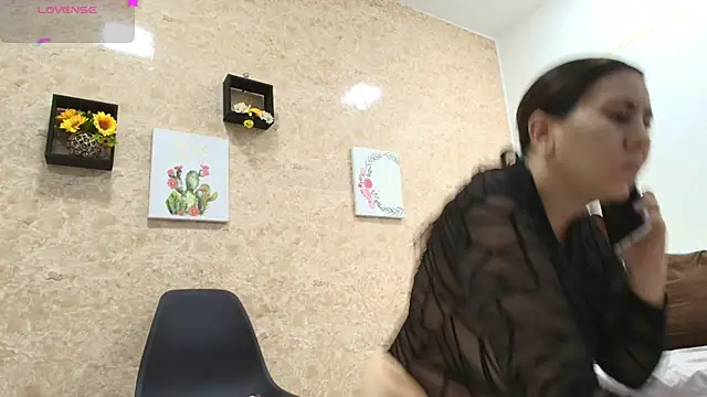 Sophie Tyler online show from April 15, 2026, 2:24 pm