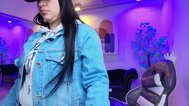 Snapshot of Alanna__scott chatting on February 11, 2026, 3:11 am Alanna scott online show from February 11, 2026, 3:11 am