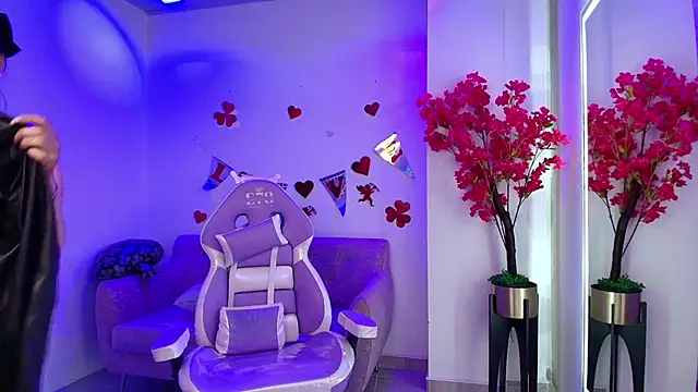 Snapshot of Alanna__scott chatting on February 19, 2026, 3:35 am Alanna scott online show from February 19, 2026, 3:35 am