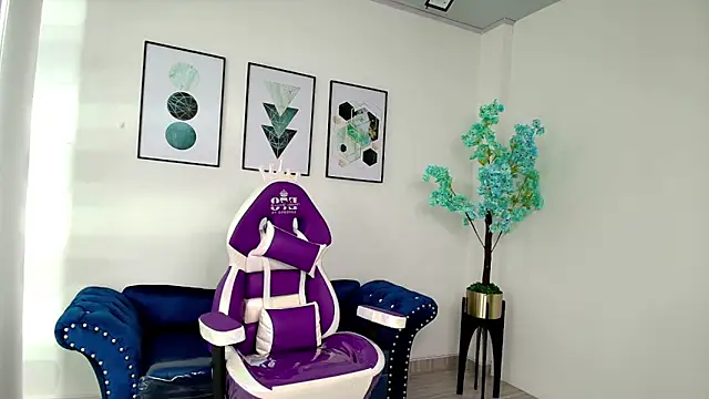 Snapshot of Alanna__scott chatting on March 10, 2026, 4:06 am Alanna scott online show from March 10, 2026, 4:06 am