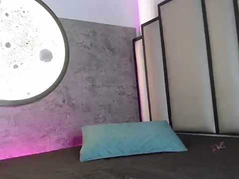 Snapshot of Sharlo_Alvarez chatting on February 18, 2026, 8:16 pm Sharlo Alvarez online show from February 18, 2026, 8:16 pm