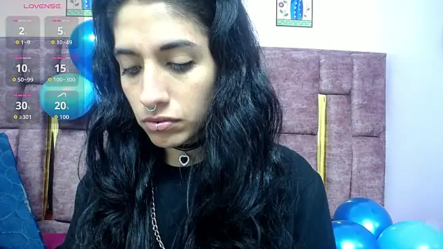 Snapshot of FRANCESCA_LOVE_ chatting on April 28, 2026, 12:32 pm FRANCESCA LOVE online show from April 28, 2026, 12:32 pm