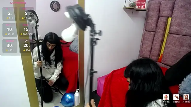 Snapshot of FRANCESCA_LOVE_ chatting on April 29, 2026, 3:21 am FRANCESCA LOVE online show from April 29, 2026, 3:21 am