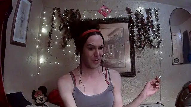 Snapshot of sillymillie4 chatting on February 5, 2026, 11:20 pm sillymillie4 online show from February 5, 2026, 11:20 pm