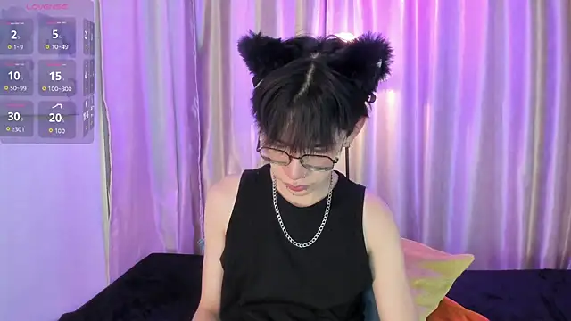 Demian Hush online show from May 15, 2026, 3:35 am