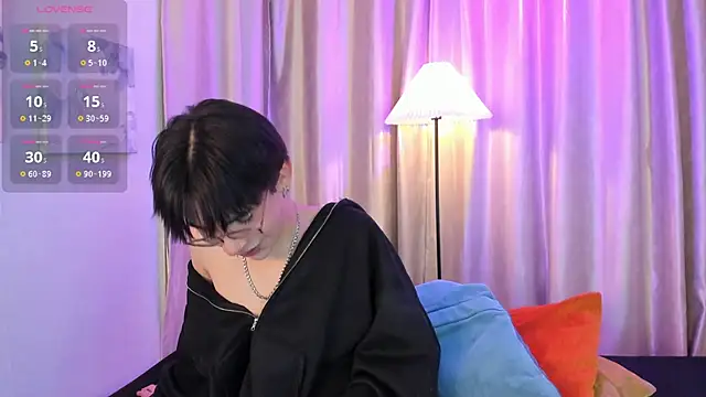 Demian Hush online show from May 31, 2026, 3:47 am