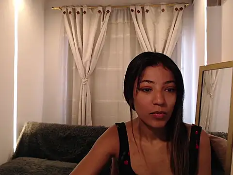 Snapshot of Scarleet_miaa chatting on April 15, 2026, 7:10 pm Scarleet miaa online show from April 15, 2026, 7:10 pm