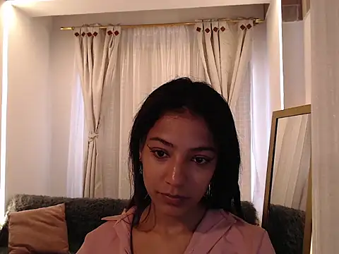 Snapshot of Scarleet_miaa chatting on May 4, 2026, 9:22 pm Scarleet miaa online show from May 4, 2026, 9:22 pm