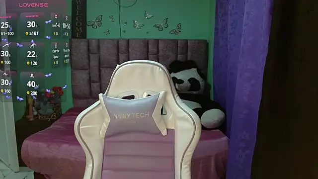 camhot    online show from April 3, 2026, 2:31 am