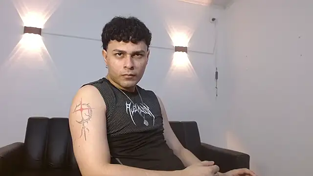 Snapshot of Philip_Jons chatting on February 19, 2026, 9:33 pm Philip Jons online show from February 19, 2026, 9:33 pm