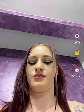 Roxyfoxyyy online show from July 8, 2026, 8:57 pm