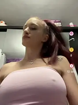 Roxyfoxyyy online show from July 9, 2026, 9:41 pm