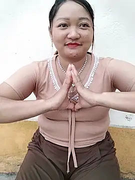 Maiphu246 online show from May 23, 2026, 1:00 am