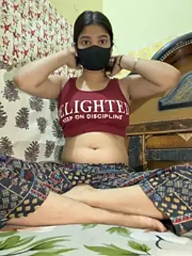 Cutedesigirl online show from July 5, 2026, 11:12 pm