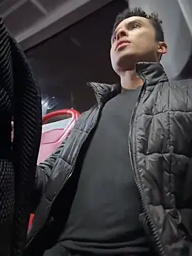 Snapshot of Eros_lee chatting on March 5, 2026, 3:35 am Eros lee online show from March 5, 2026, 3:35 am
