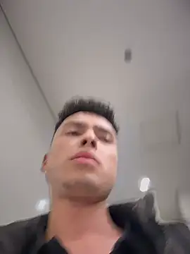 Snapshot of Eros_lee chatting on March 25, 2026, 6:58 pm Eros lee online show from March 25, 2026, 6:58 pm