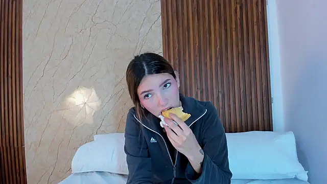 Snapshot of sarita_alexis chatting on February 23, 2026, 11:29 am sarita alexis online show from February 23, 2026, 11:29 am