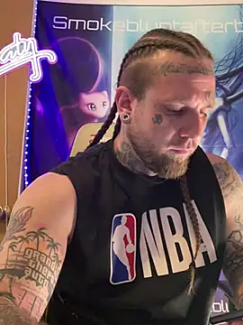 Smokebluntafterblunt online show from April 13, 2026, 8:47 pm