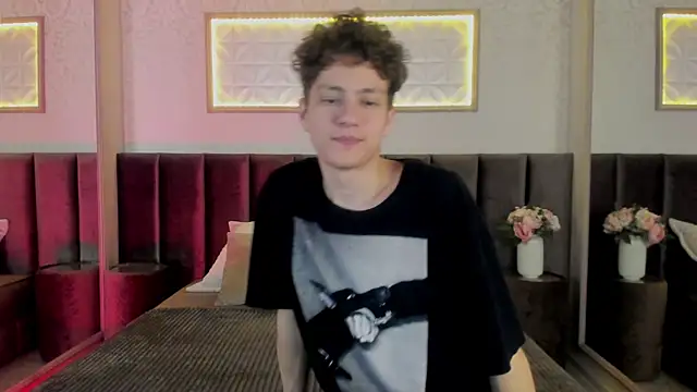 Snapshot of StefanBev chatting on March 1, 2026, 8:11 pm StefanBev online show from March 1, 2026, 8:11 pm