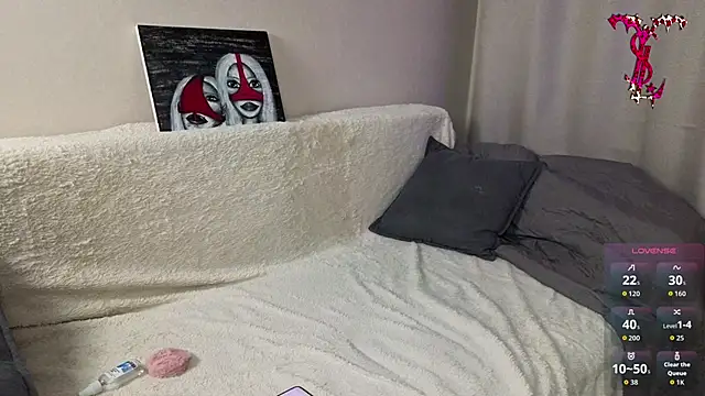 xdigitalxhoe online show from April 6, 2026, 7:26 pm