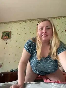 Mommy-girl-Lola online show from April 7, 2026, 8:04 am