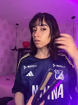 Snapshot of alahia_pink chatting on February 25, 2026, 4:00 am alahia pink online show from February 25, 2026, 4:00 am