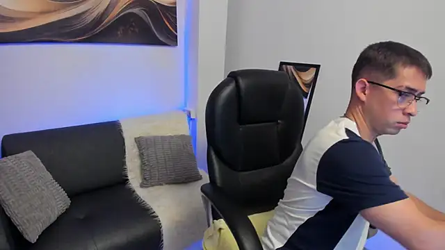 Tommas Jhonson online show from February 25, 2026, 4:00 am