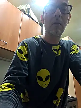 Snapshot of pareja47 chatting on February 28, 2026, 1:28 am pareja47 online show from February 28, 2026, 1:28 am