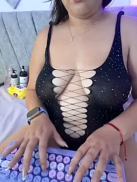 Wild lilhyy online show from June 23, 2026, 12:41 am