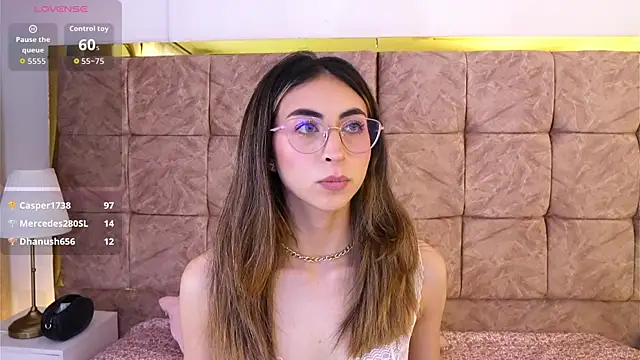 EmmaClark   online show from March 31, 2026, 8:09 pm