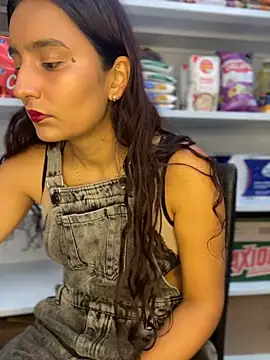 -BabyLuna online show from March 21, 2026, 12:54 pm