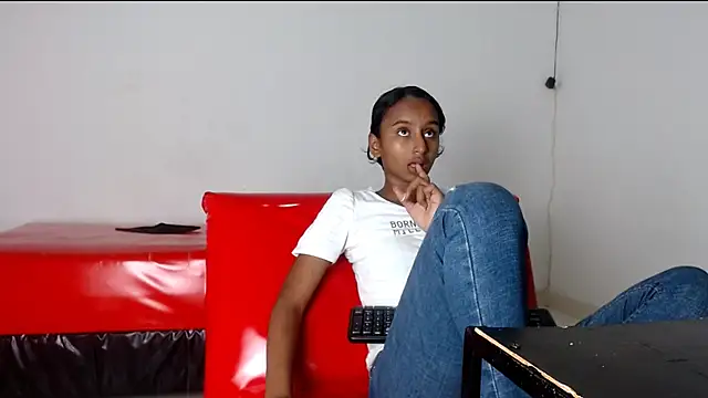 Snapshot of valeryskinnyvagi chatting on April 7, 2026, 12:00 am valeryskinnyvagi online show from April 7, 2026, 12:00 am