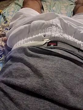 Snapshot of ReizinhoOh chatting on February 19, 2026, 5:47 am ReizinhoOh online show from February 19, 2026, 5:47 am