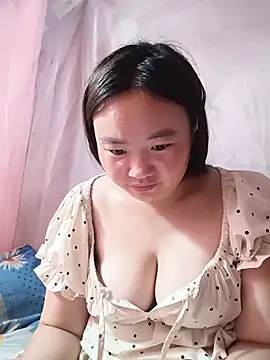 Snapshot of lisn-cute chatting on July 6, 2026, 11:18 am lisn-cute online show from July 6, 2026, 11:18 am
