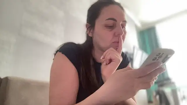 Snapshot of Darsy_Rox chatting on April 11, 2026, 10:41 am Darsy Rox online show from April 11, 2026, 10:41 am