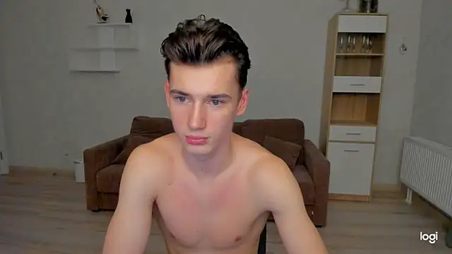 Snapshot of Max_foks_ chatting on April 6, 2026, 2:40 pm Max foks online show from April 6, 2026, 2:40 pm