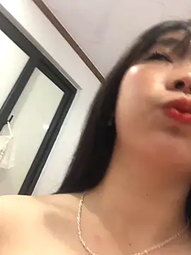 cuty lusy online show from March 27, 2026, 2:06 am