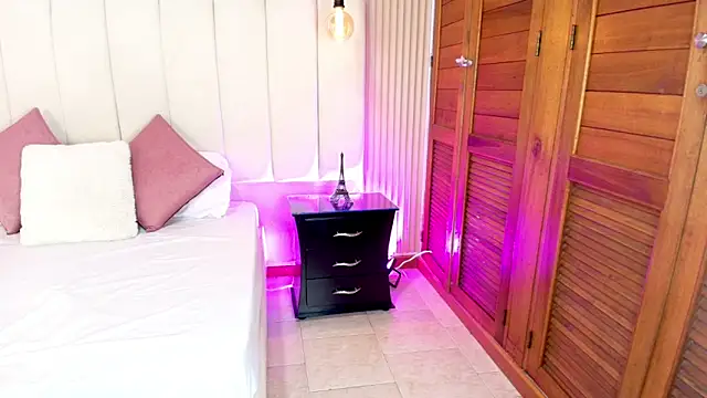 Snapshot of Sol_Midelton chatting on February 21, 2026, 12:39 pm Sol Midelton online show from February 21, 2026, 12:39 pm