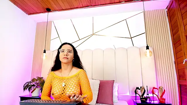 Snapshot of Sol_Midelton chatting on March 9, 2026, 3:05 pm Sol Midelton online show from March 9, 2026, 3:05 pm