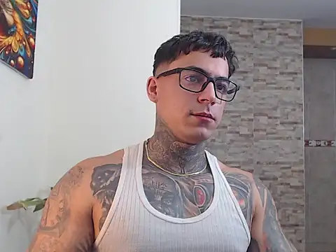 Snapshot of maxstrom111 chatting on February 13, 2026, 2:02 pm maxstrom111 online show from February 13, 2026, 2:02 pm