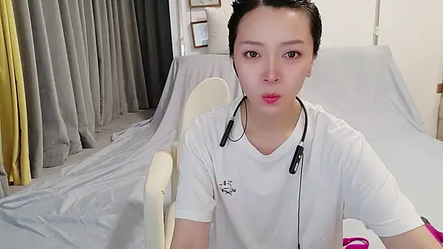 xiaojie jie online show from July 4, 2026, 4:13 pm