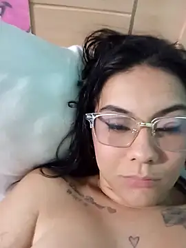 Snapshot of Mel152420 chatting on March 5, 2026, 1:56 am Mel152420 online show from March 5, 2026, 1:56 am