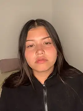 Snapshot of Damn__Love chatting on February 21, 2026, 10:55 pm Damn Love online show from February 21, 2026, 10:55 pm