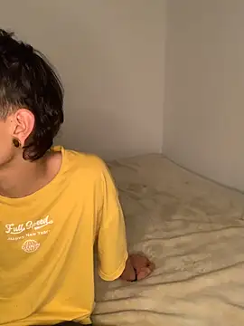 Snapshot of Damn__Love chatting on February 25, 2026, 5:39 am Damn Love online show from February 25, 2026, 5:39 am